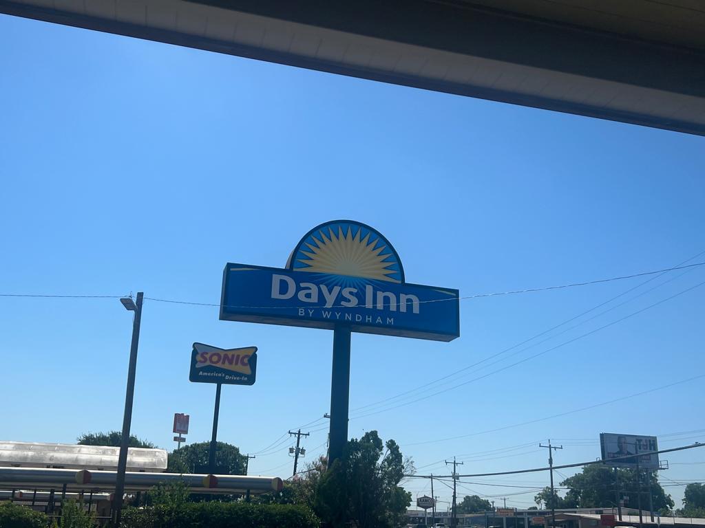 Days Inn by Wyndham San Antonio Southeast By AT&T Center